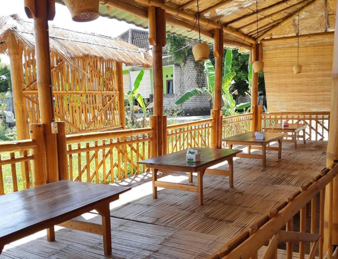 Evening at Bambu Lesehan: Cilacap's Flavor of Pride